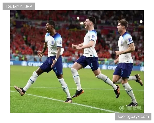 拉什福德射门技巧解析:细腻脚法与精准判断背后的训练秘诀 拉什福德射门技巧解析:细腻脚法与精准判断背后的训练秘诀