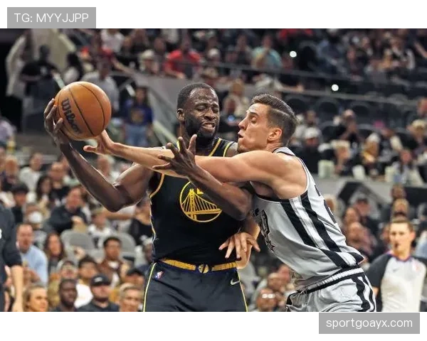 海伦芬边路快马闪耀全场，状态回暖助球队豪取连胜