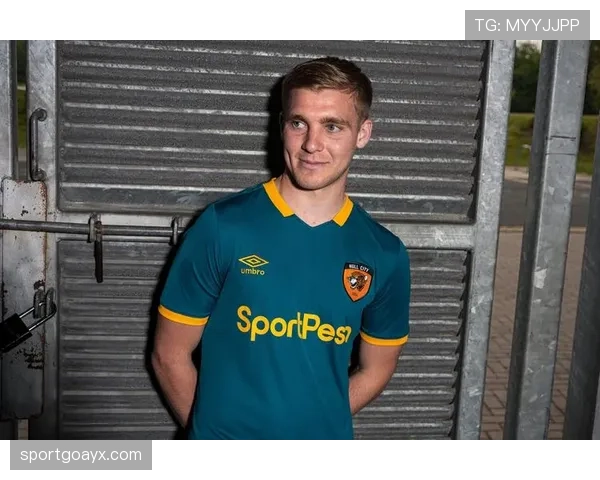 赫尔城全新赛季球衣发布，焕新形象点燃球迷期待