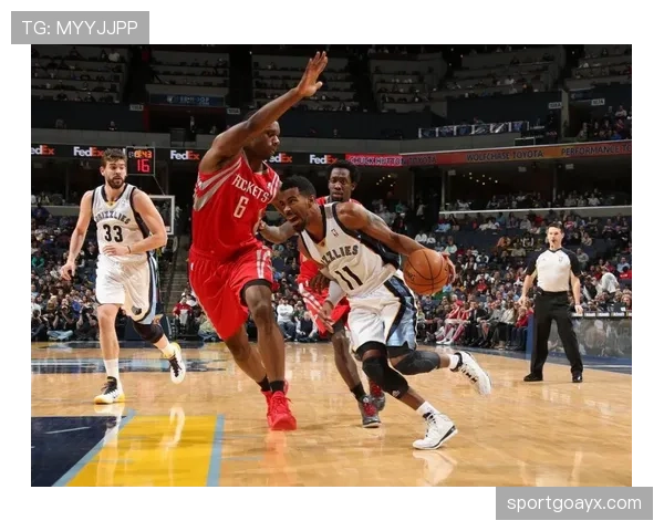 沙勒罗瓦激战精彩纷呈,高强度对抗与亮眼表现引热议 沙勒罗瓦激战精彩纷呈,高强度对抗与亮眼表现引热议