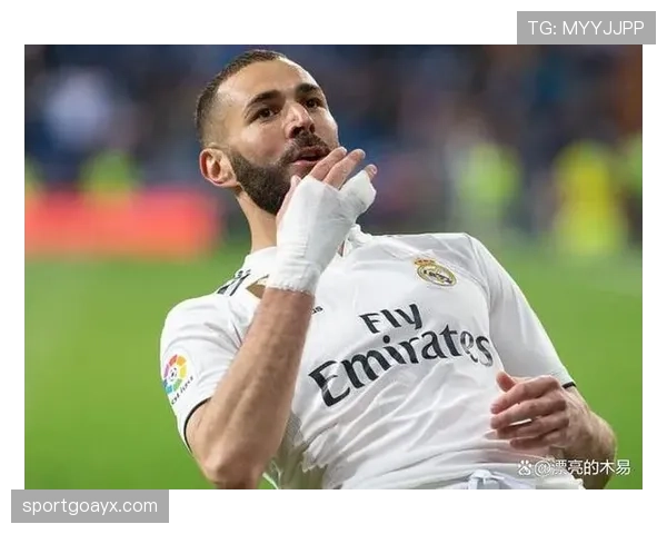 本泽马与梅西金球之争：数据与荣誉对比下的历史定位差距在哪？